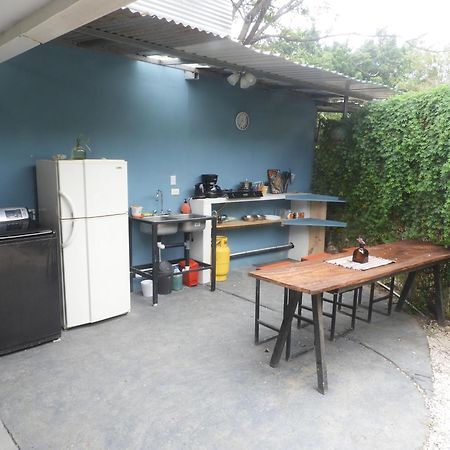 The Backside House Vandrerhjem Tamarindo Eksteriør bilde