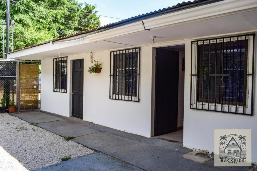 The Backside House Vandrerhjem Tamarindo Eksteriør bilde